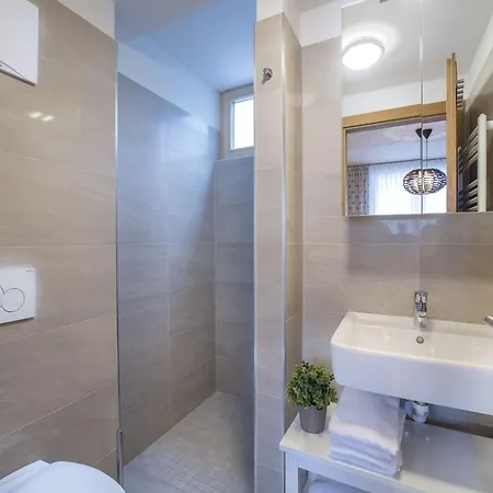 アパート Modern Flat With Sauna & Balcony Neukirchen am Großvenediger