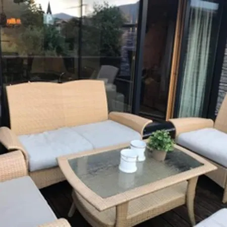 Modern Flat With Sauna & Balcony Appartement Neukirchen am Großvenediger